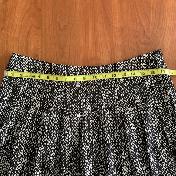 Talbots Pleated Skirt 12 Petite Black and White Pattern - Picture 10 of 10